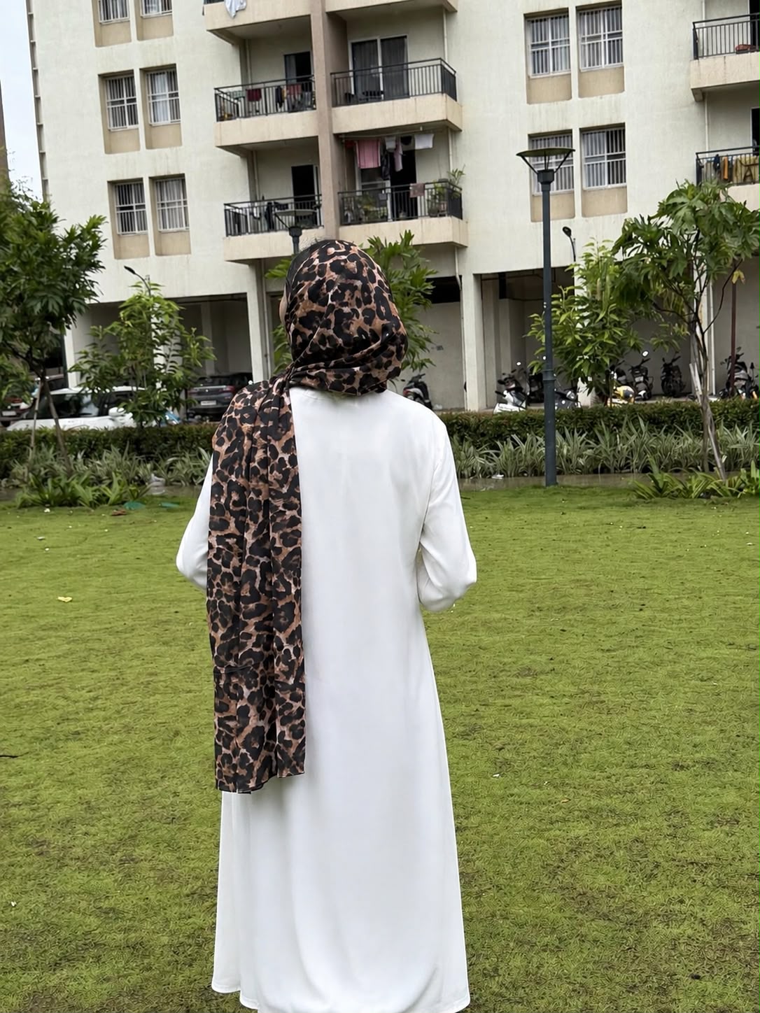 Women’s tiger leopard print Brown & Black Animal Print Chiffon Hijab Scarf, Lightweight Printed Headscarf for Daily & Party Wear – 175 × 75 cm