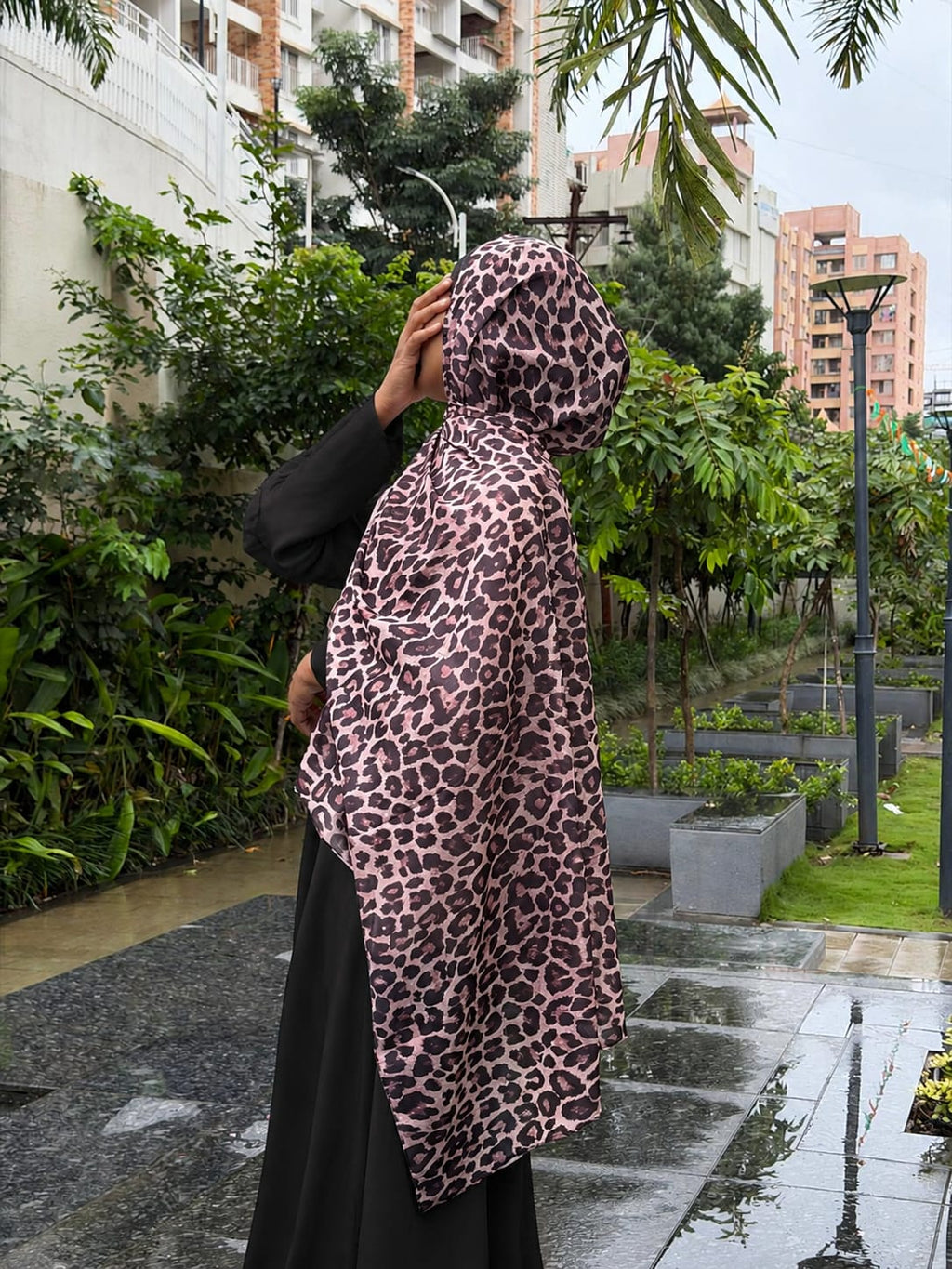 Brown Tiger Print Chiffon Hijab (175 x 75 cm)