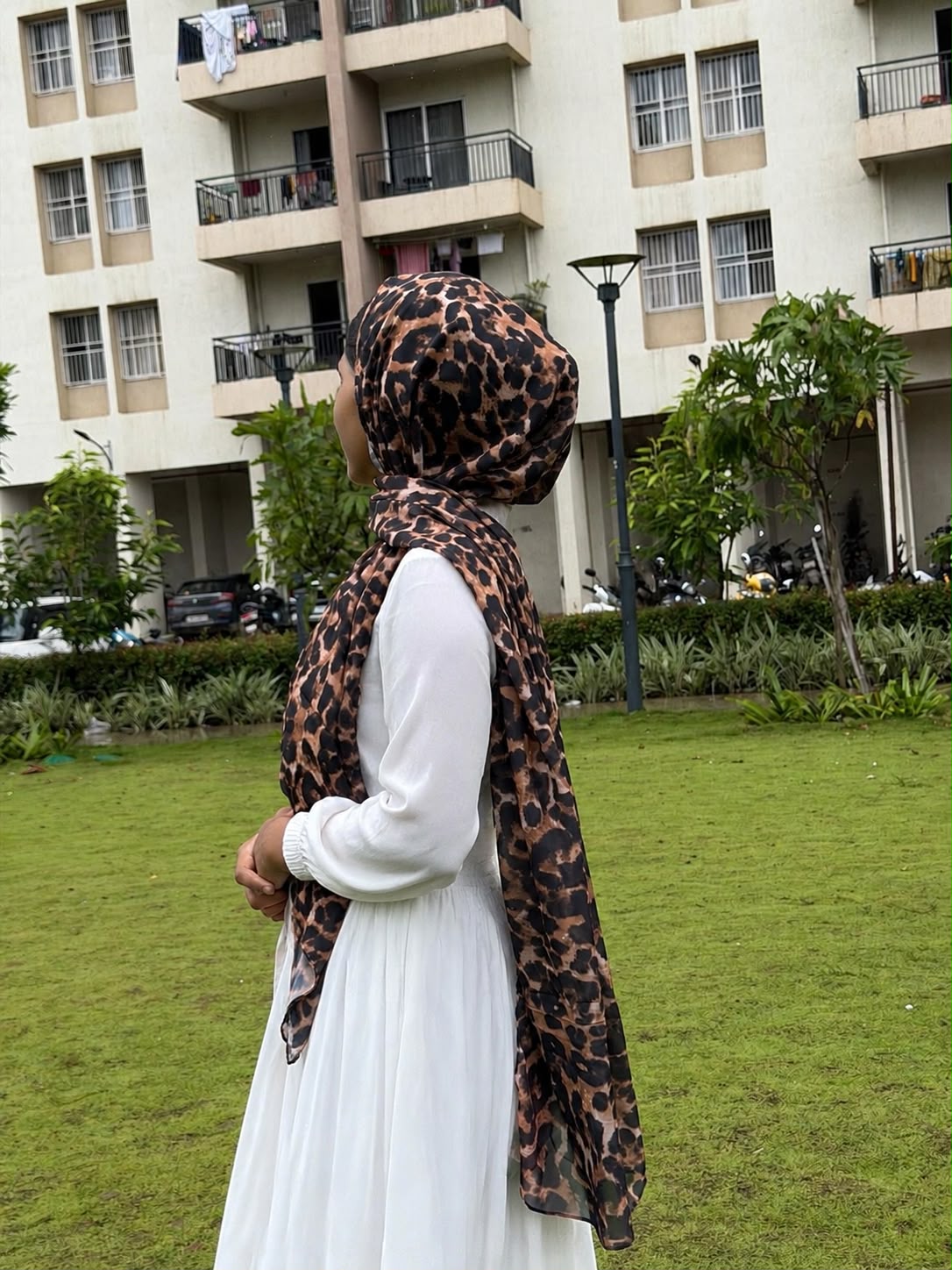 Women’s tiger leopard print Brown & Black Animal Print Chiffon Hijab Scarf, Lightweight Printed Headscarf for Daily & Party Wear – 175 × 75 cm