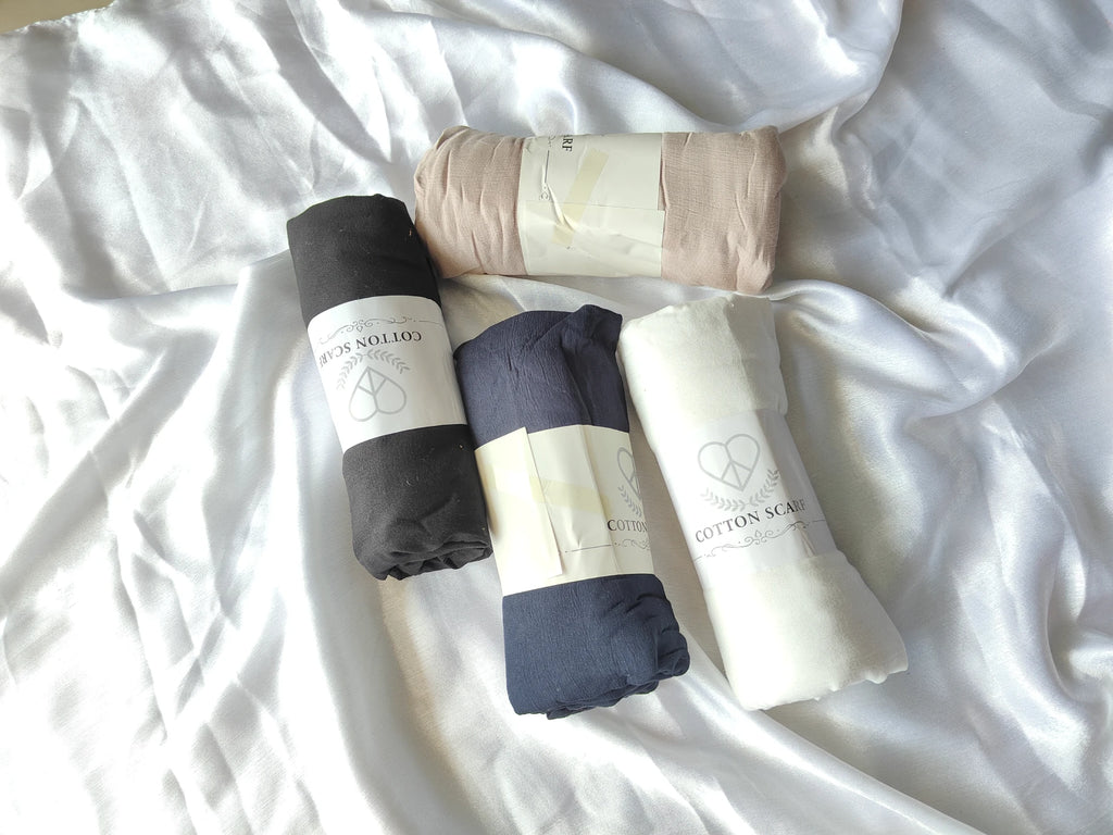 Model Cotton Hijab Navy Blue