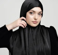 Muna Satin Black