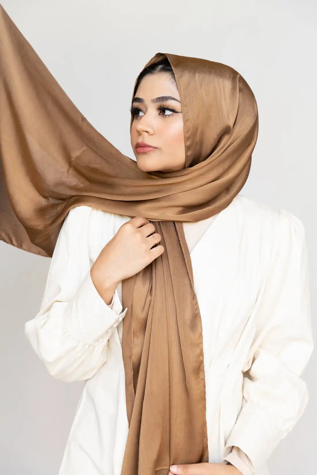 Muna Satin Beige
