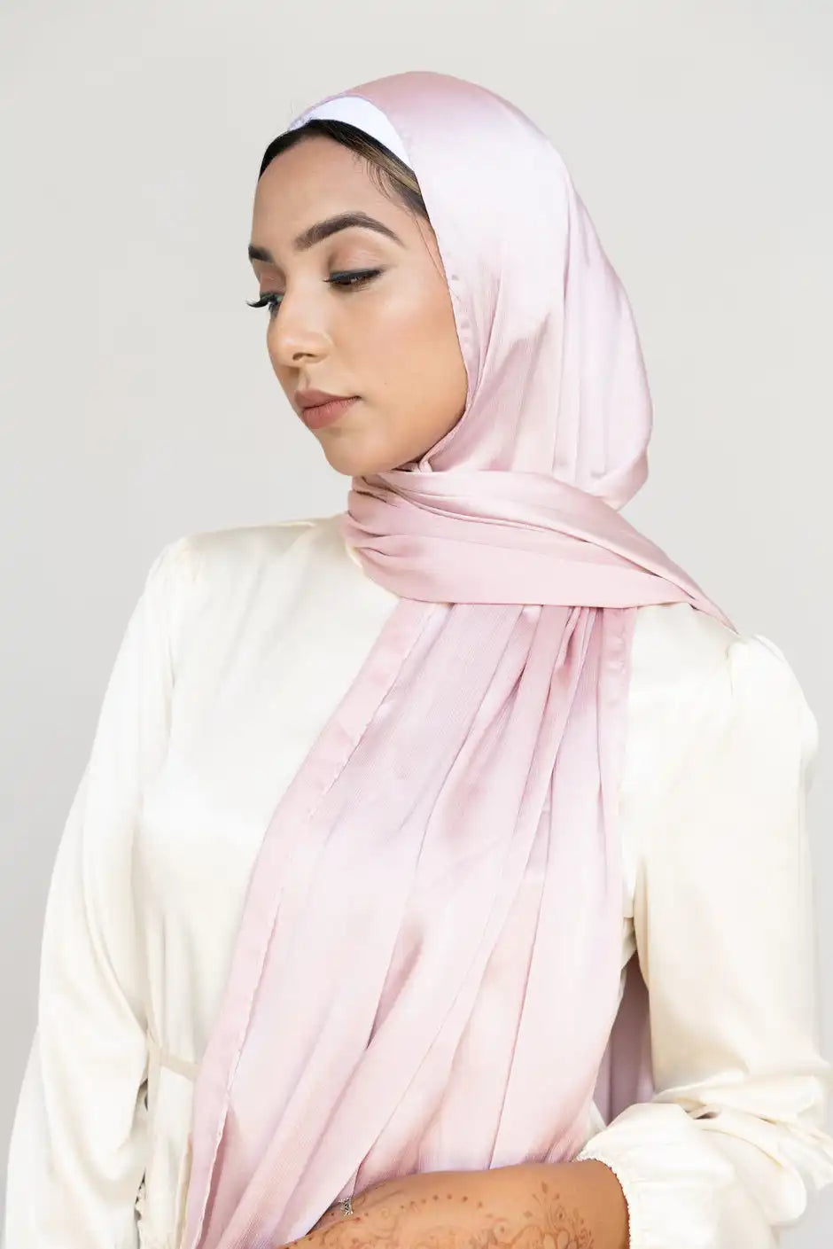 Muna Satin Baby Pink