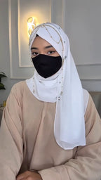 WHITE JHOOMAR LITE- INSTANT READY TO WEAR MAKHNI STYLE HIJAB