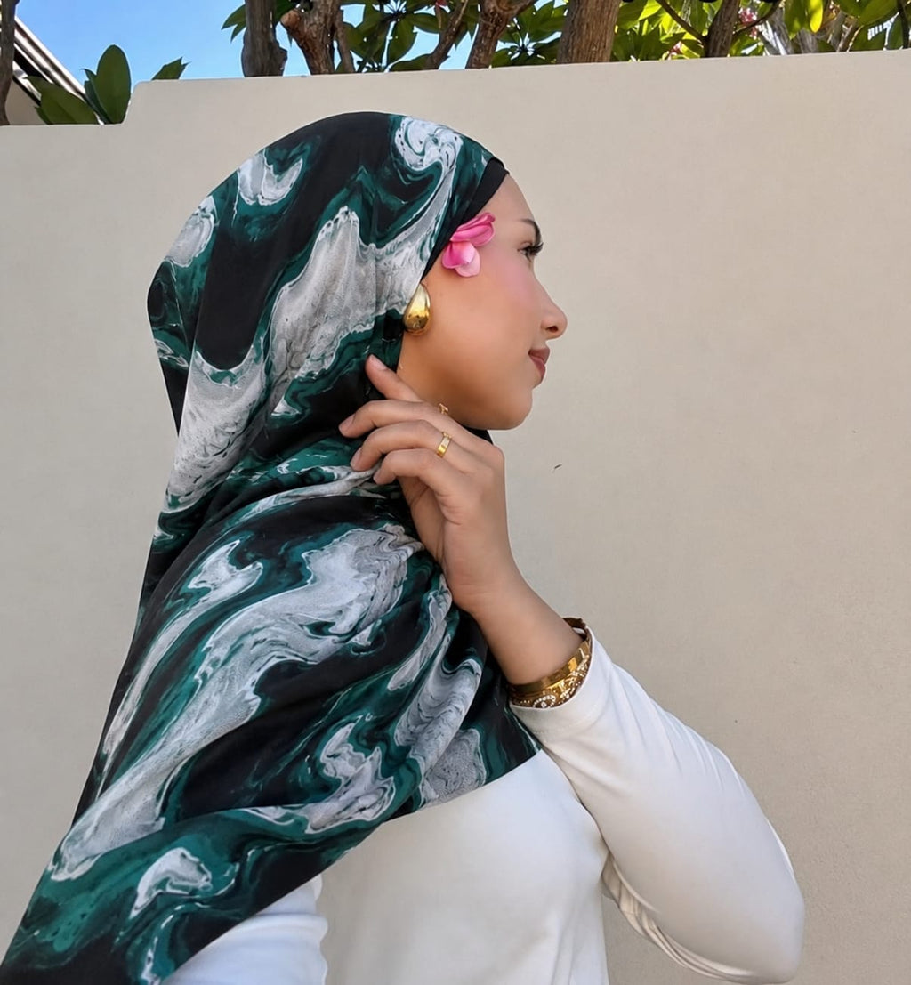 Green Marble Print Pinterest Inspired Chiffon Georgette Hijab for Women Premium Soft Lightweight & Breathable Chiffon Georgette Fabric | Emerald Green Black & White Abstract Marble Printed Long Hijab Scarf Trendy Aesthetic Muslim Headscarf 185 cm × 75 cm