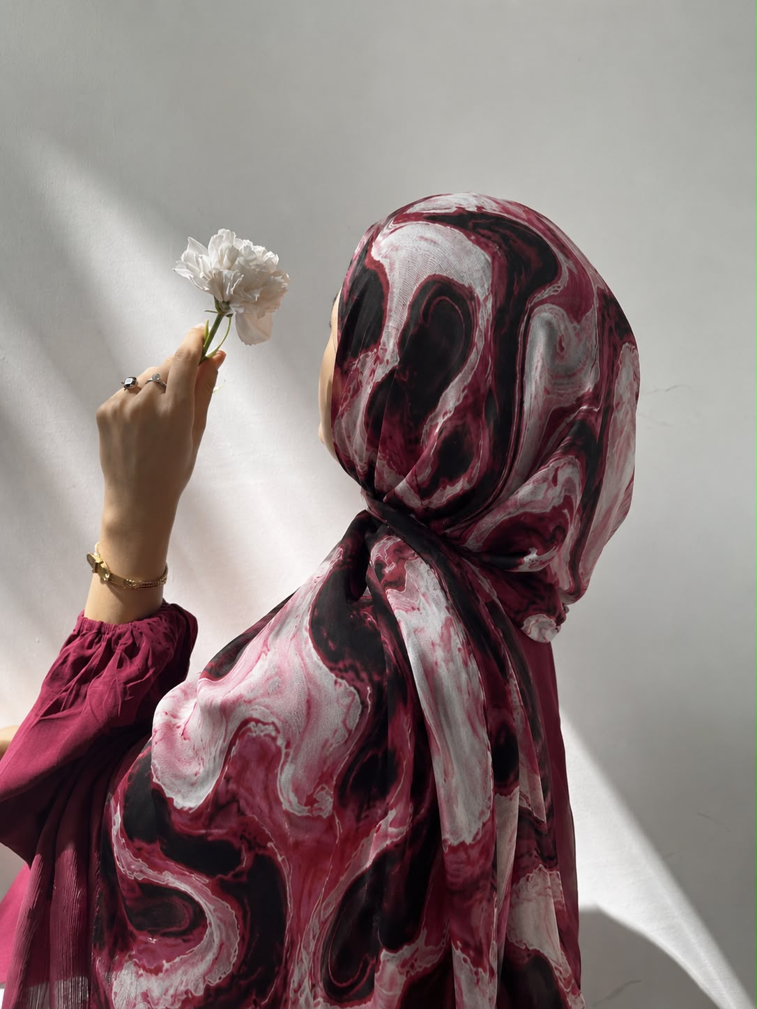 Rose Marble Print Pinterest Inspired Chiffon Georgette Hijab for Women | Premium Soft Lightweight & Breathable Chiffon Georgette Fabric | Rose Pink Black & White Abstract Marble Printed Long Hijab Trendy Aesthetic Muslim Headscarf 185 cm × 75 cm