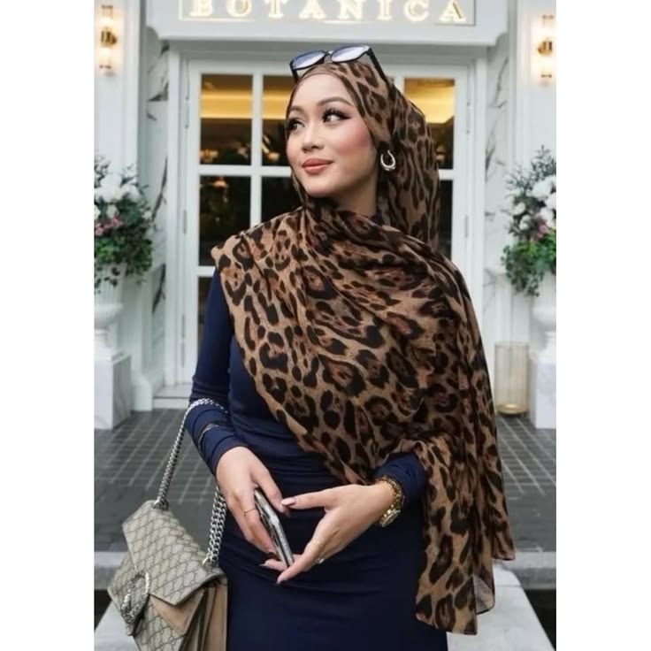 Premium Tiger Print Chiffon Hijab for Women – Lightweight Printed Scarf