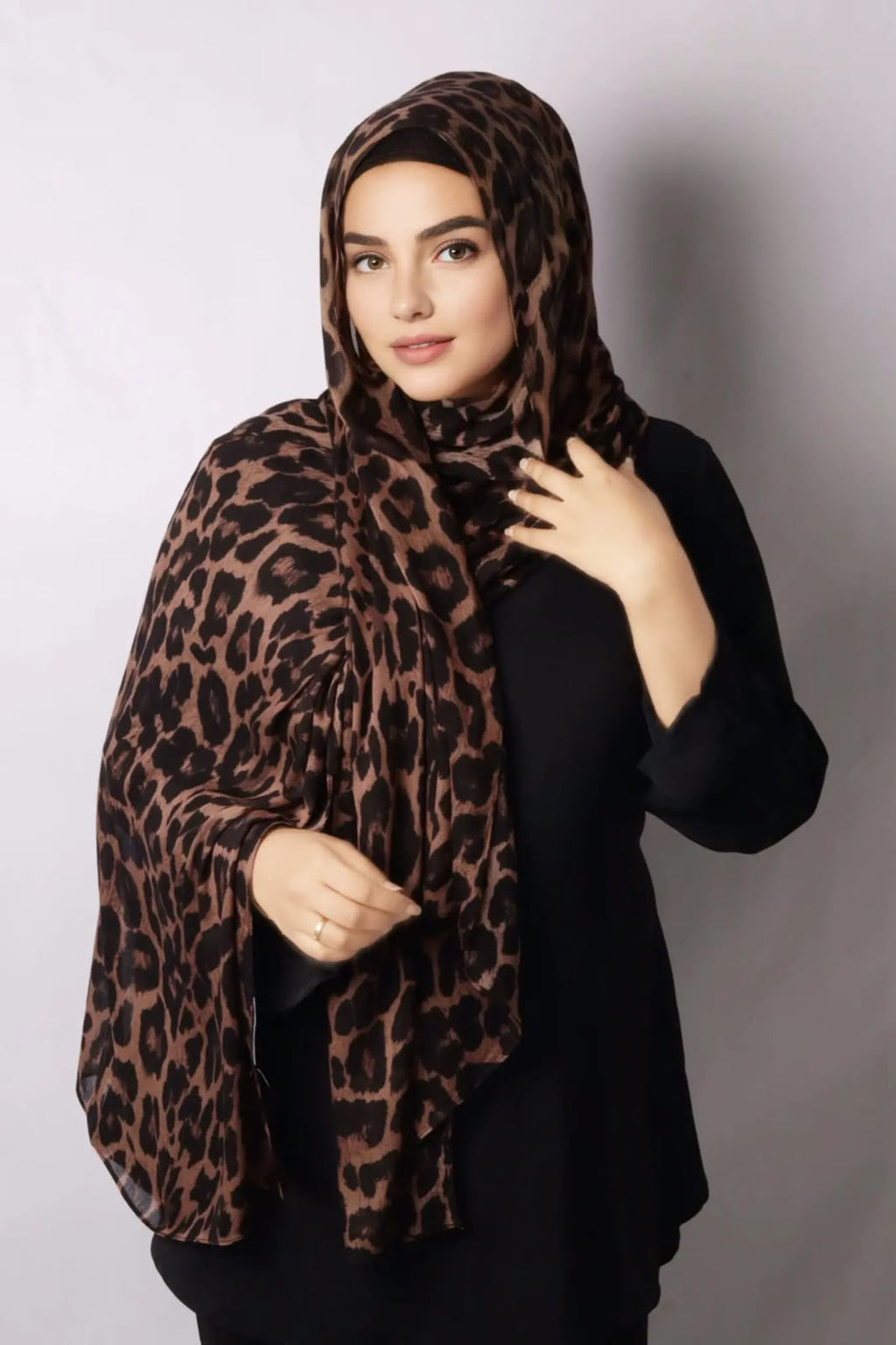 Premium Tiger Print Chiffon Hijab for Women – Lightweight Printed Scarf