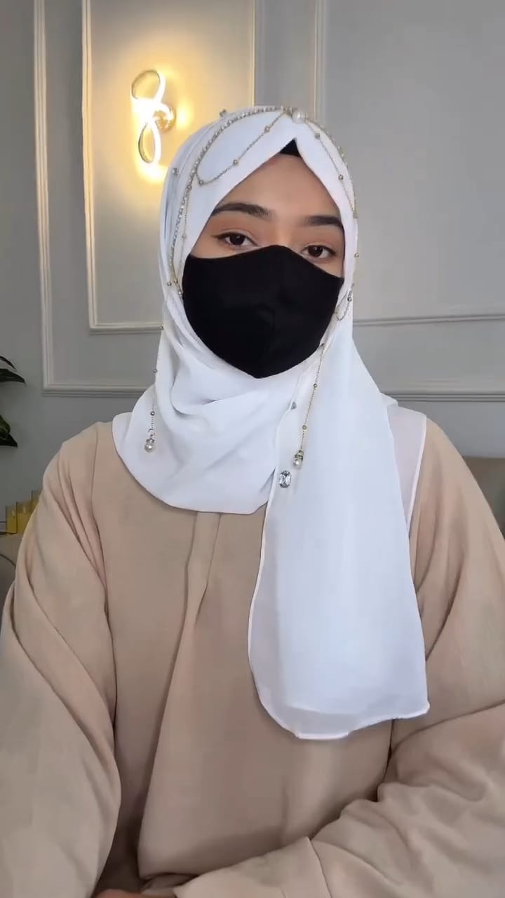 WHITE JHOOMAR LITE- INSTANT READY TO WEAR MAKHNI STYLE HIJAB