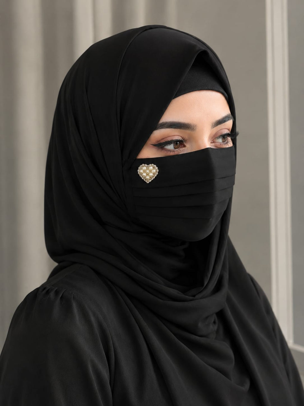 Elegant Chiffon Pleated Niqab Mask with Heart Pearl Brooch