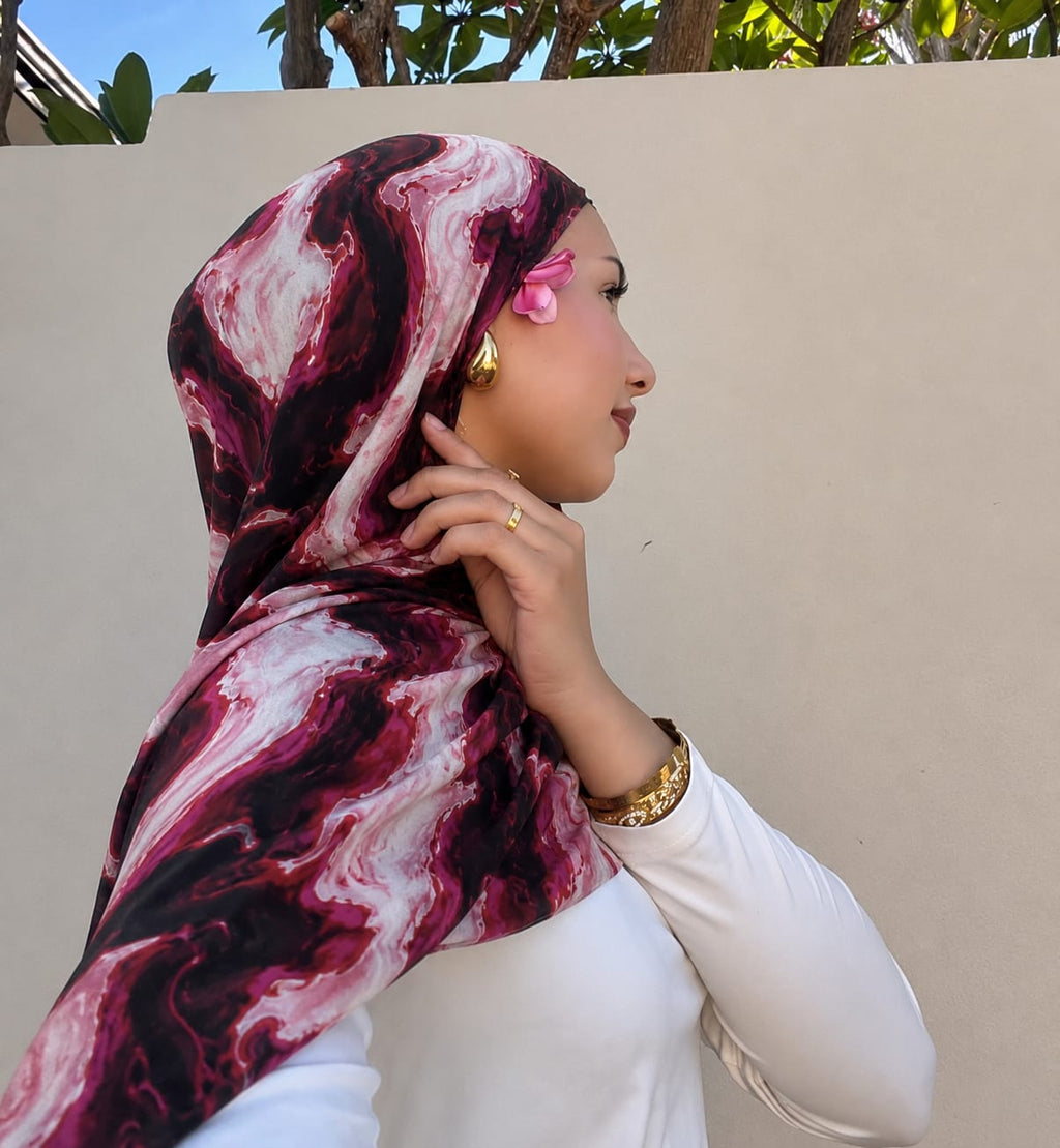 Rose Marble Print Pinterest Inspired Chiffon Georgette Hijab for Women | Premium Soft Lightweight & Breathable Chiffon Georgette Fabric | Rose Pink Black & White Abstract Marble Printed Long Hijab Trendy Aesthetic Muslim Headscarf 185 cm × 75 cm