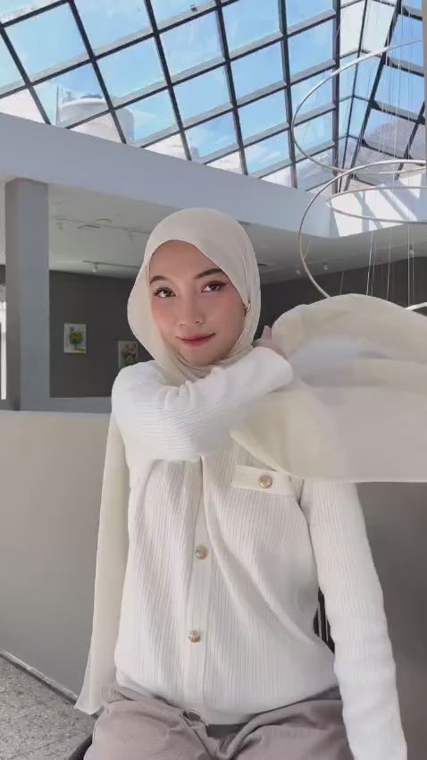 Georgette hijab single white easy to wear stylish and modest appearance all day long