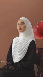 Muna Satin Hijab White